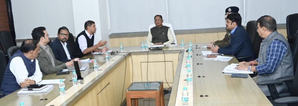 CM विष्णु देव साय VC से ले हैं रहे बैठक