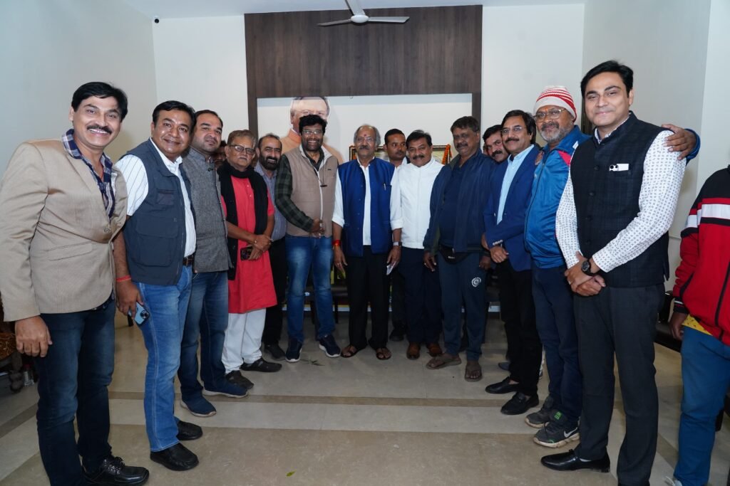 संस्क़ृति मंत्री से मिले छत्तीसगढ़ फ़िल्म प्रोड्यूसर असोसिएशन के प्रतिनिधि