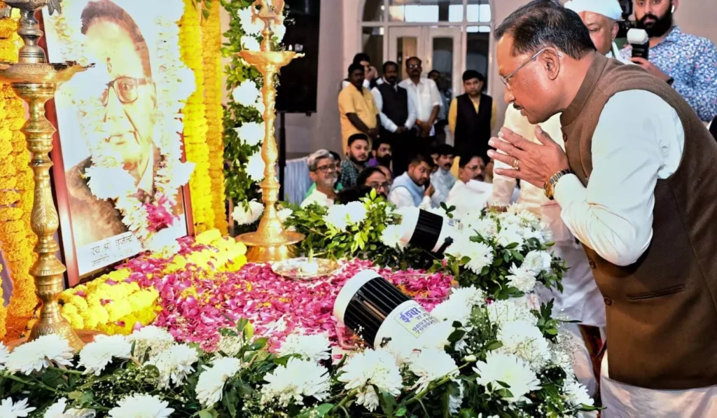 भाजपा नेता संजय श्रीवस्तव के पिता को उपमुख्यमंत्री विजय शर्मा ने दी श्रद्धांजलि